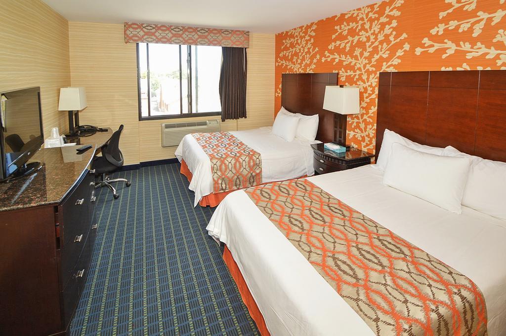 Hotel Corona - Laguardia Airport 3*