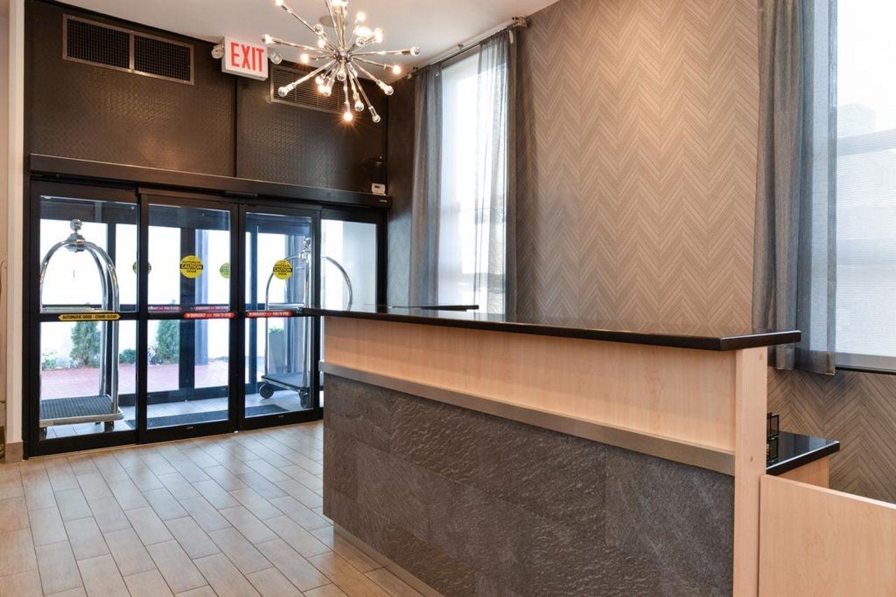 Hotel Red Lion And Brooklyn