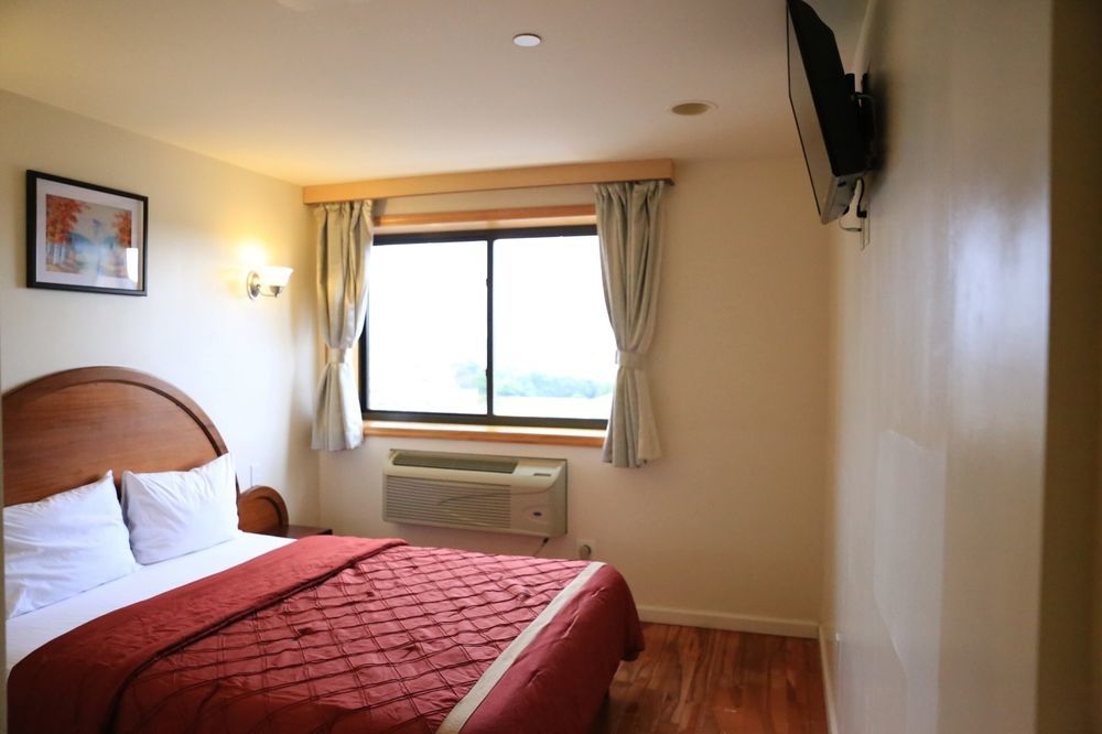 Phoenix Hotel Brooklyn Sunset Park (Adults Only) 2*