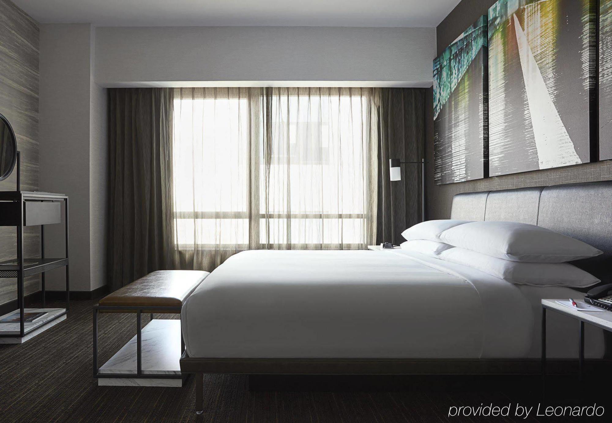 Hotel Marriott At The Brooklyn Bridge 4*