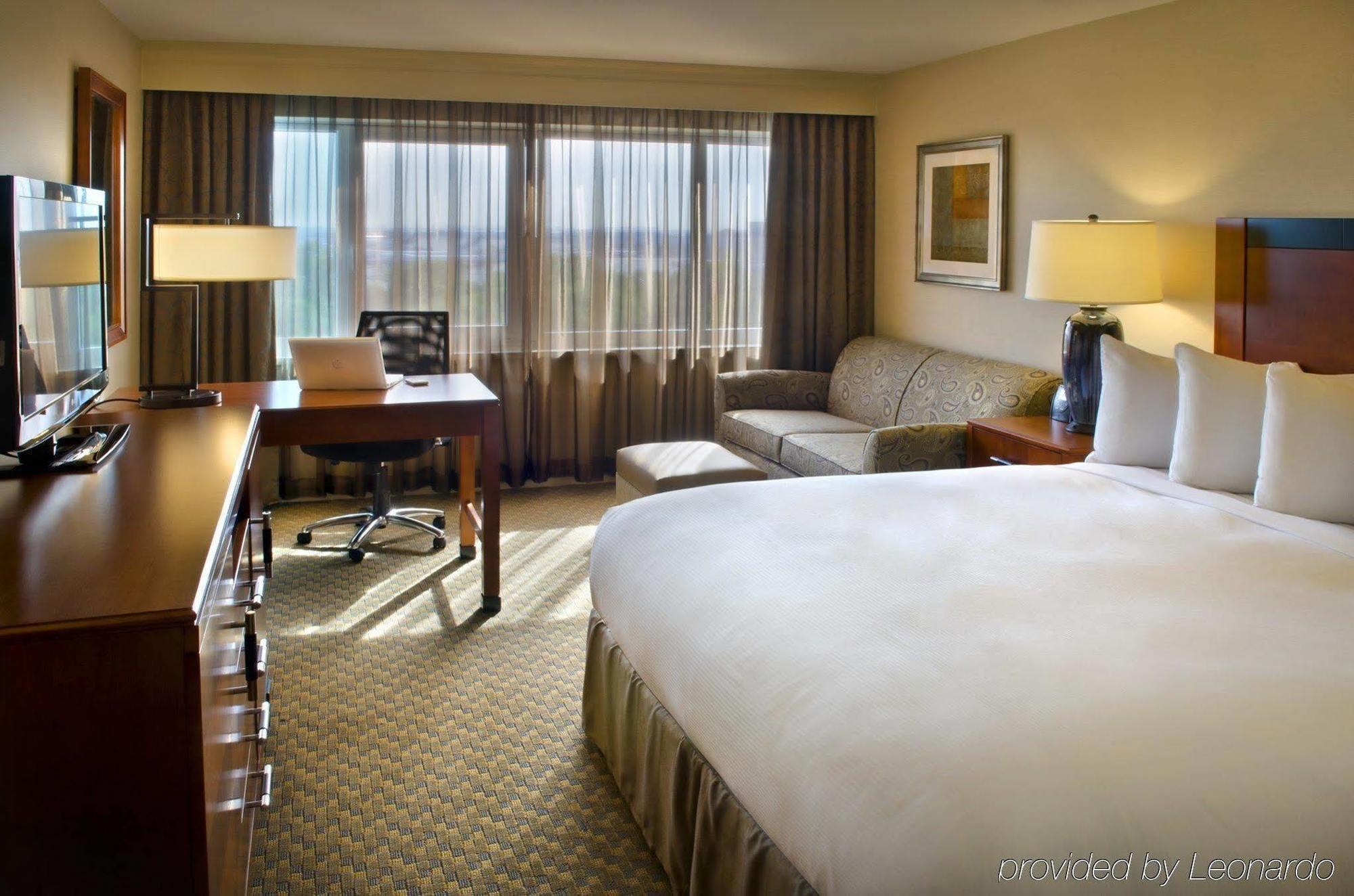 Hilton Jfk Airport Hotel 4*