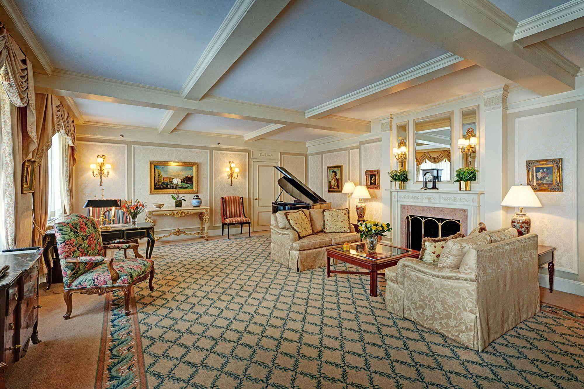 Elysee By Library Collection Hotel