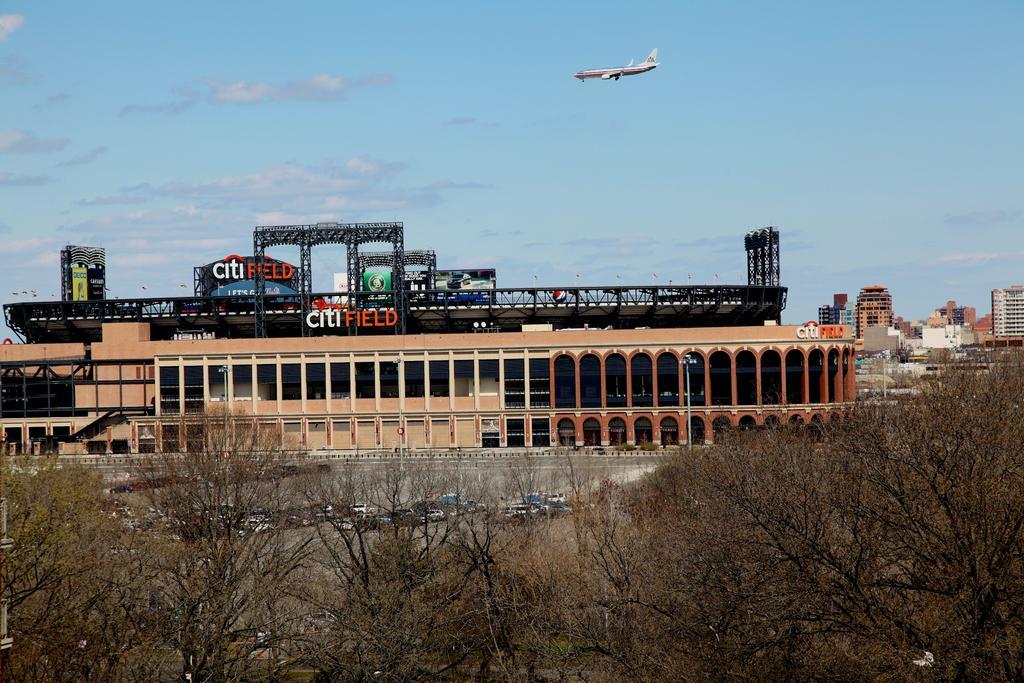 Corona - Laguardia Airport 3*