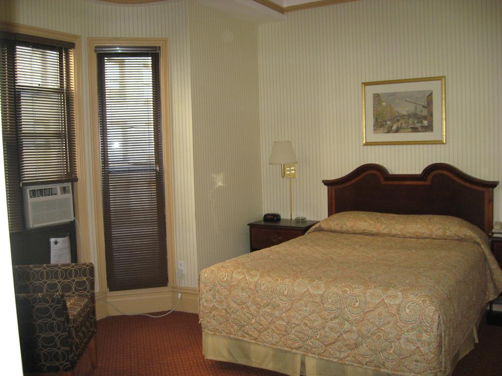 Wolcott 3* New York