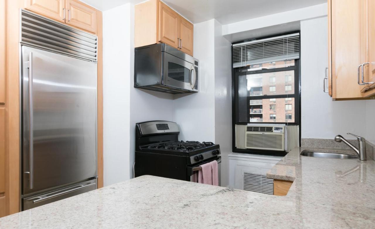 Apartment 3 Bedrooms With Private Balcony By Central Park *