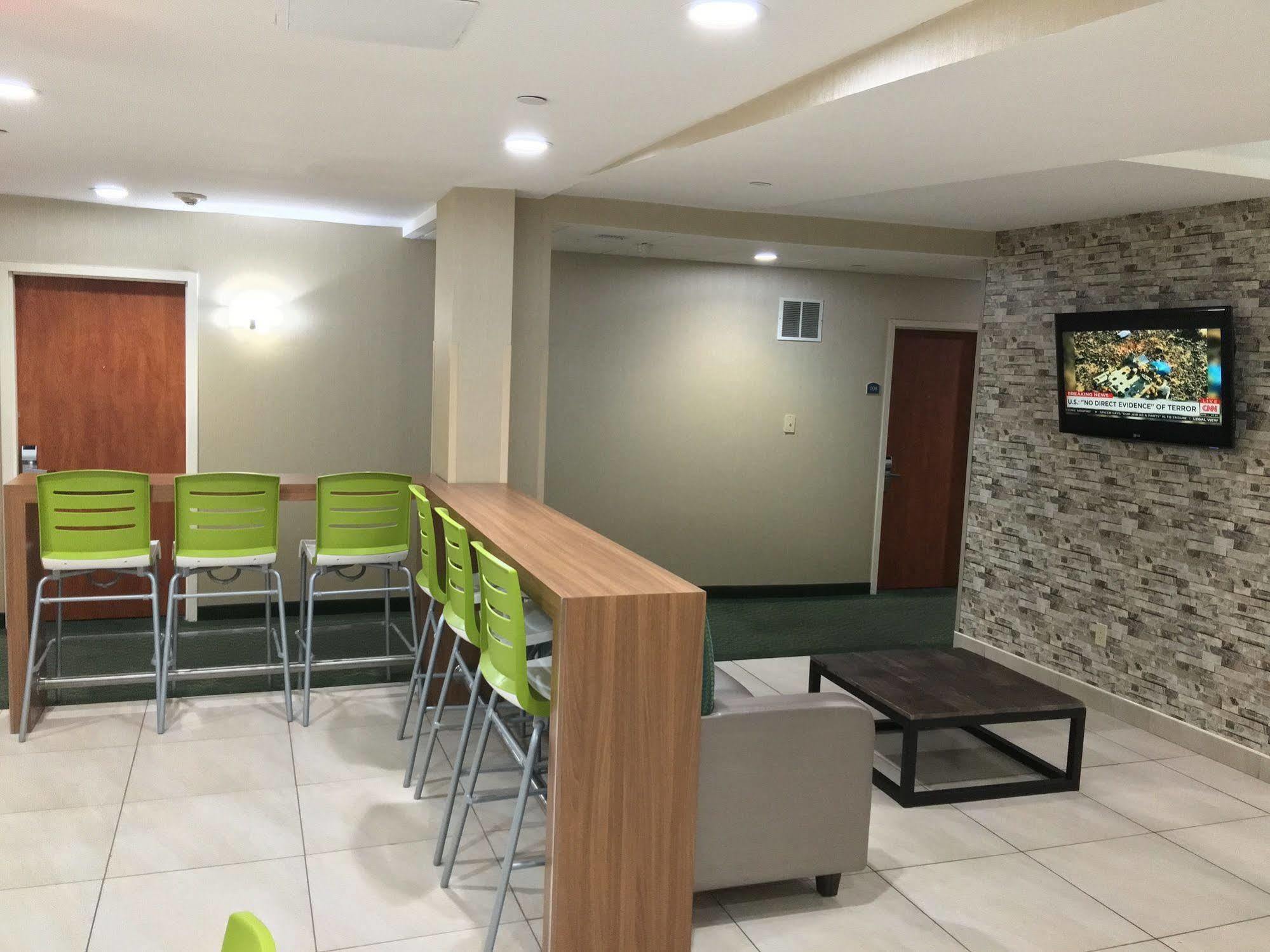 Hotel Corona - Laguardia Airport 3*
