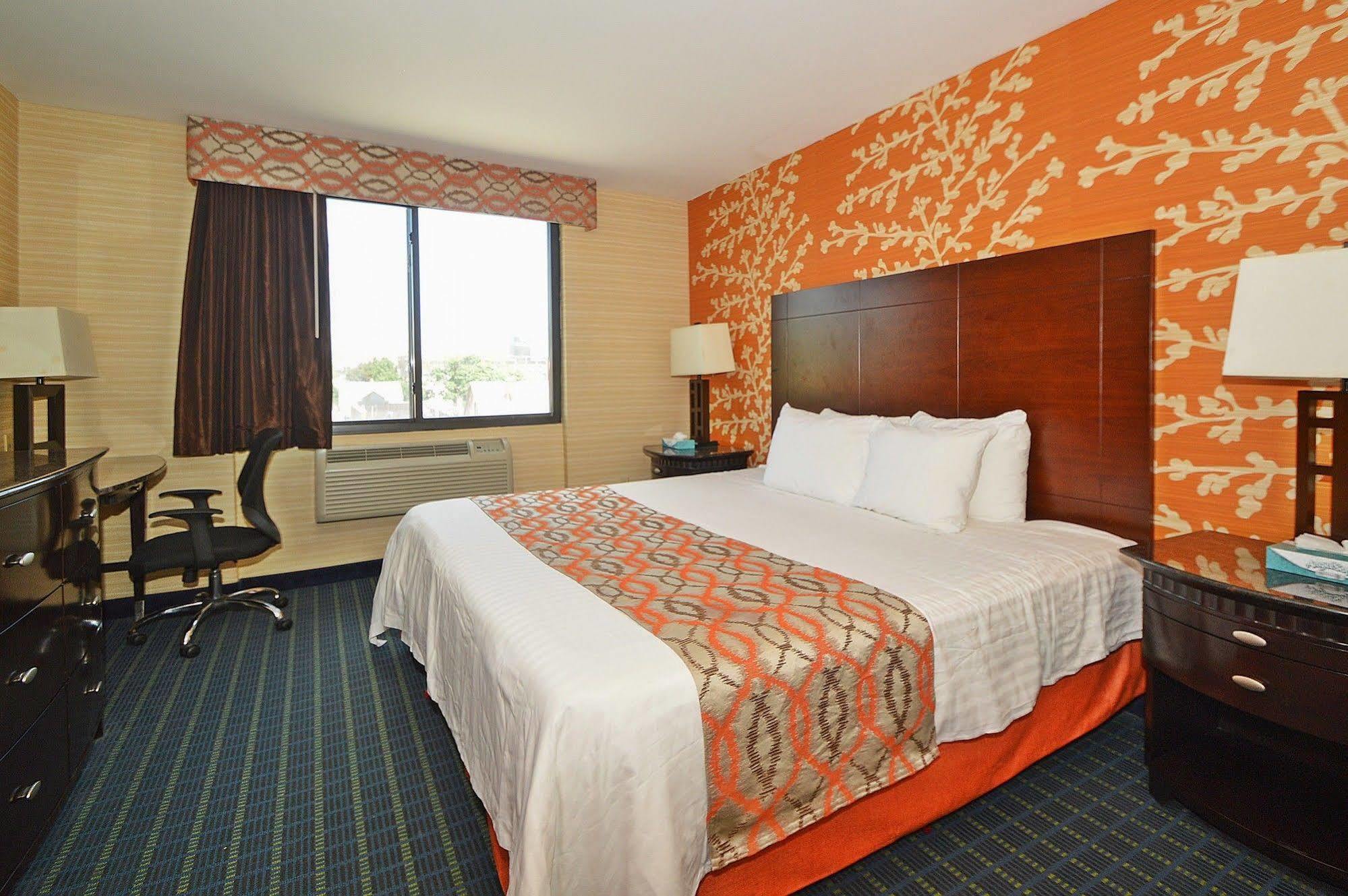 Hotel Corona - Laguardia Airport 3*