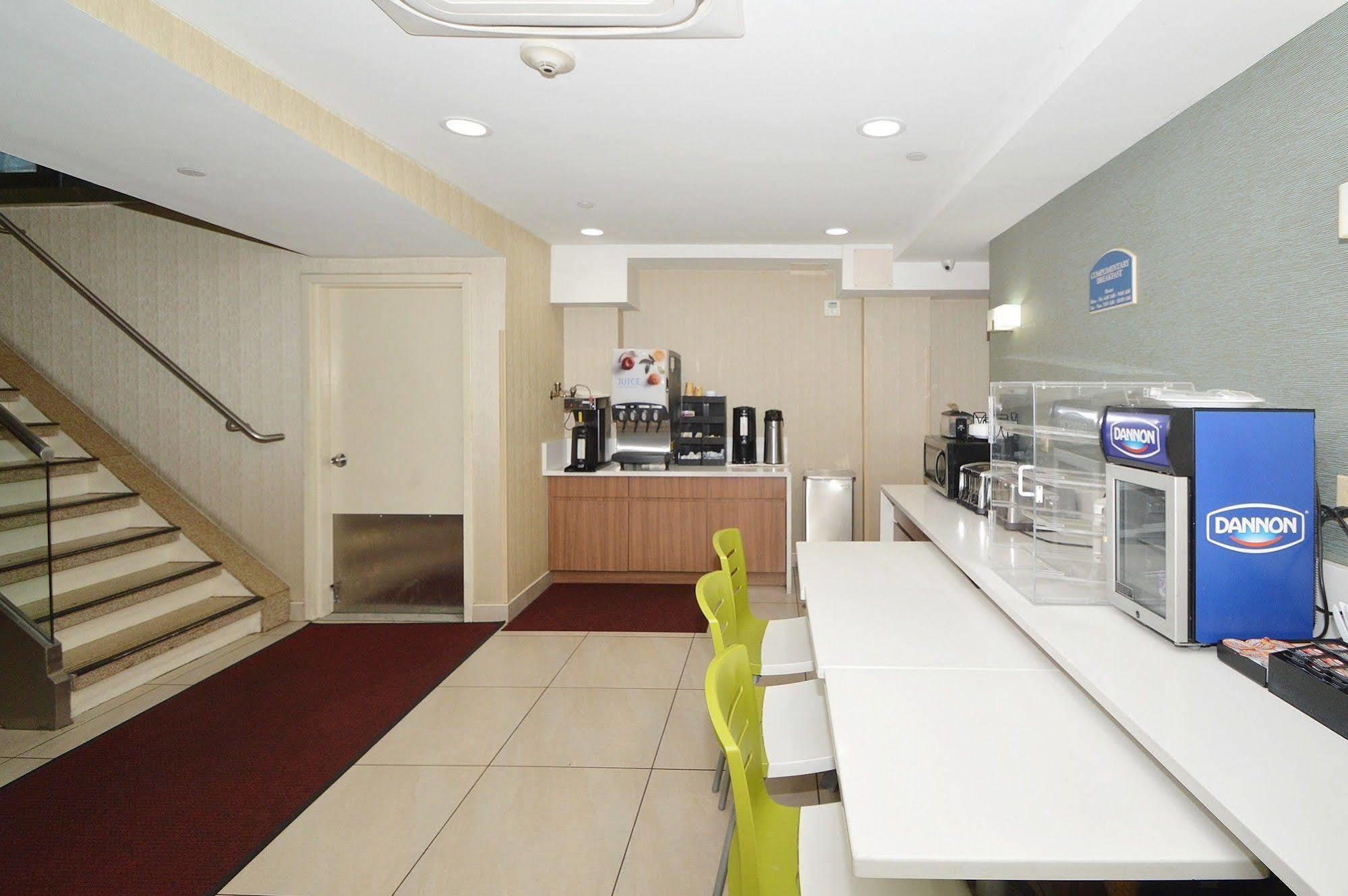Hotel Corona - Laguardia Airport