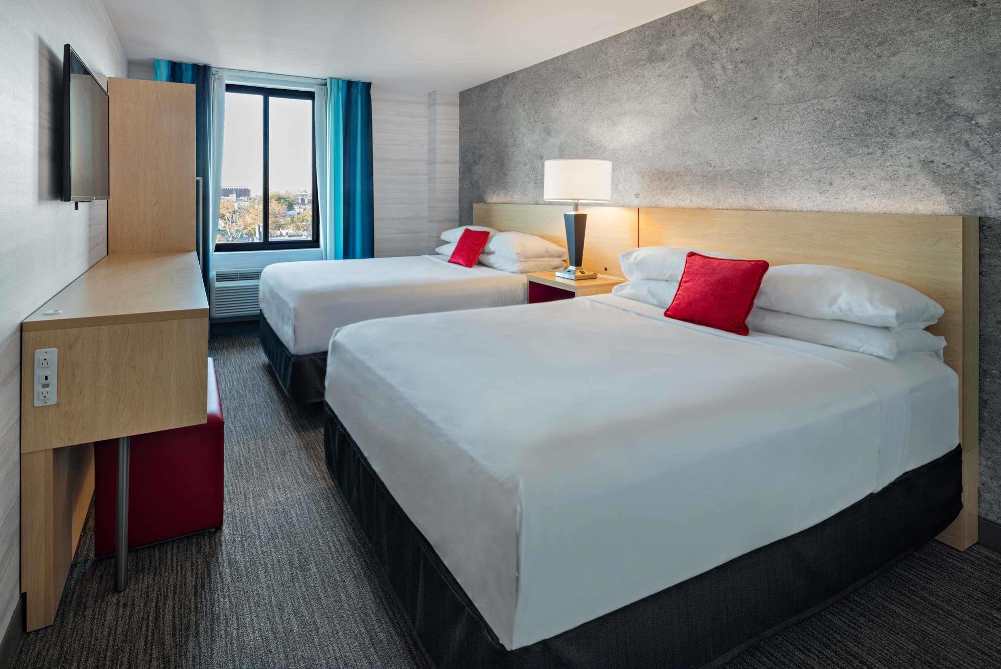 Red Lion And Brooklyn Hotel 3*