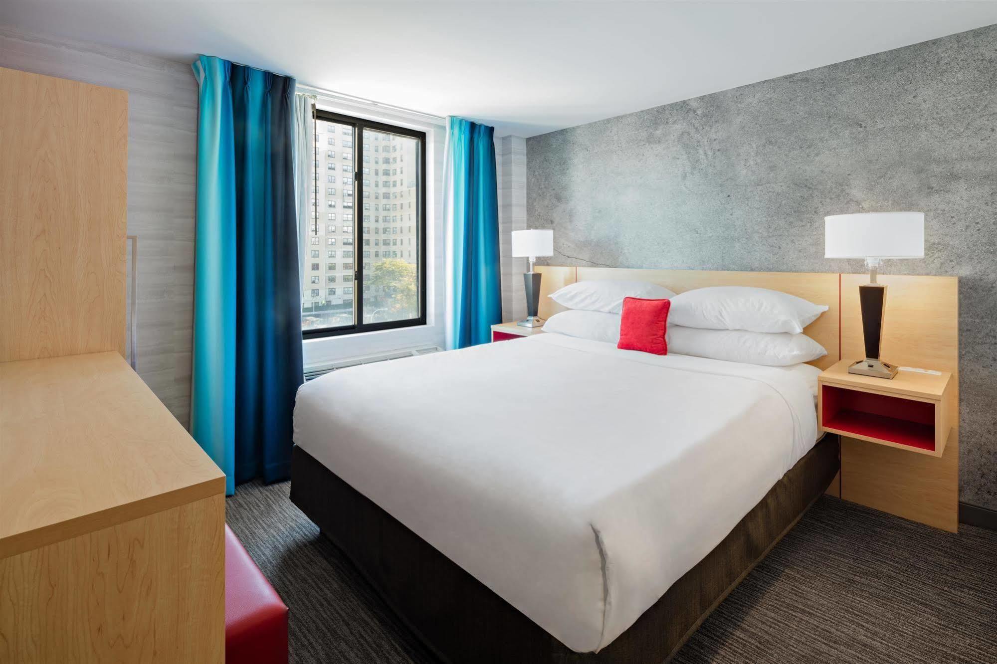 Red Lion And Brooklyn Hotel 3*