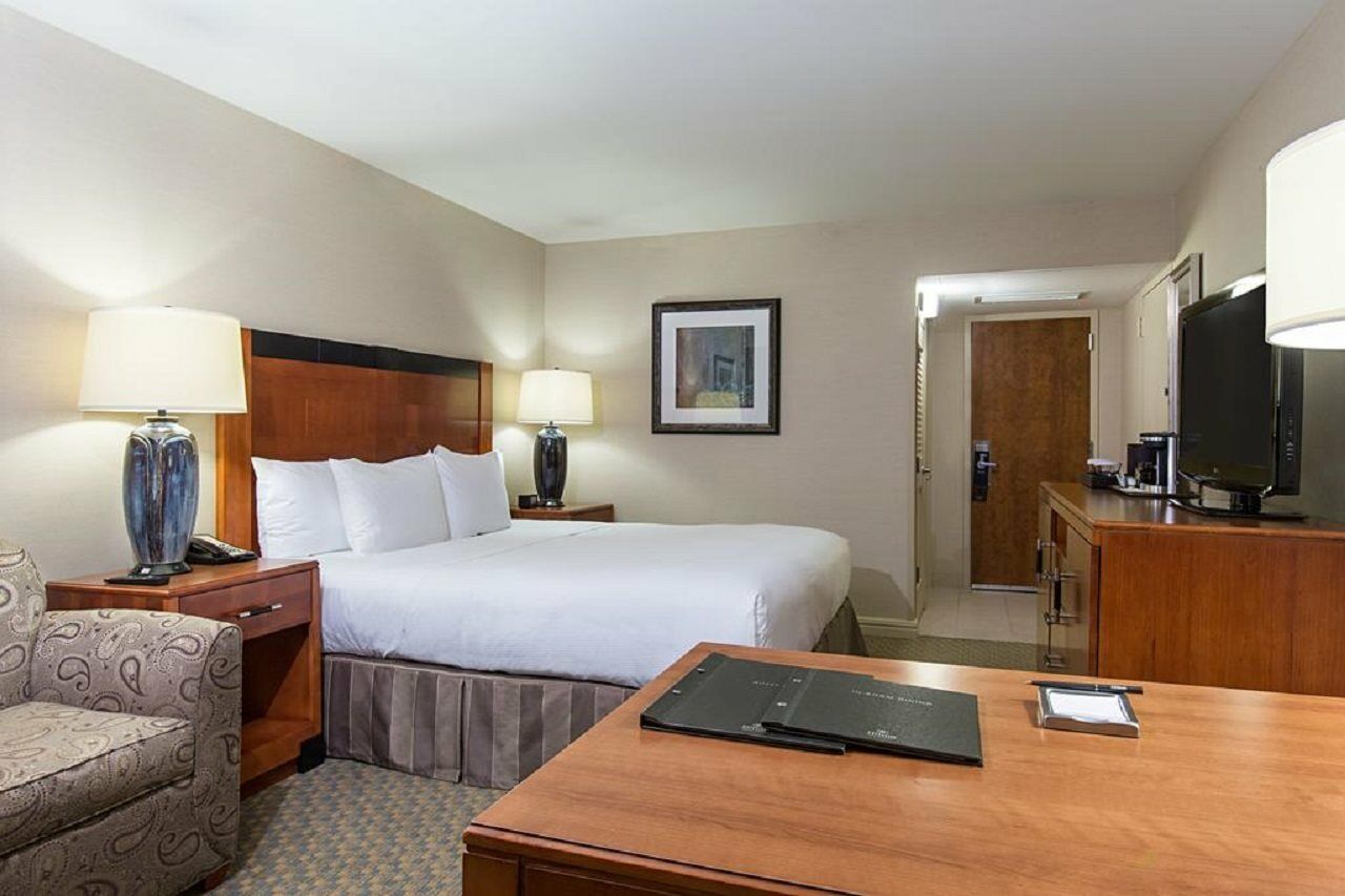 Hilton Jfk Airport Hotel 4*