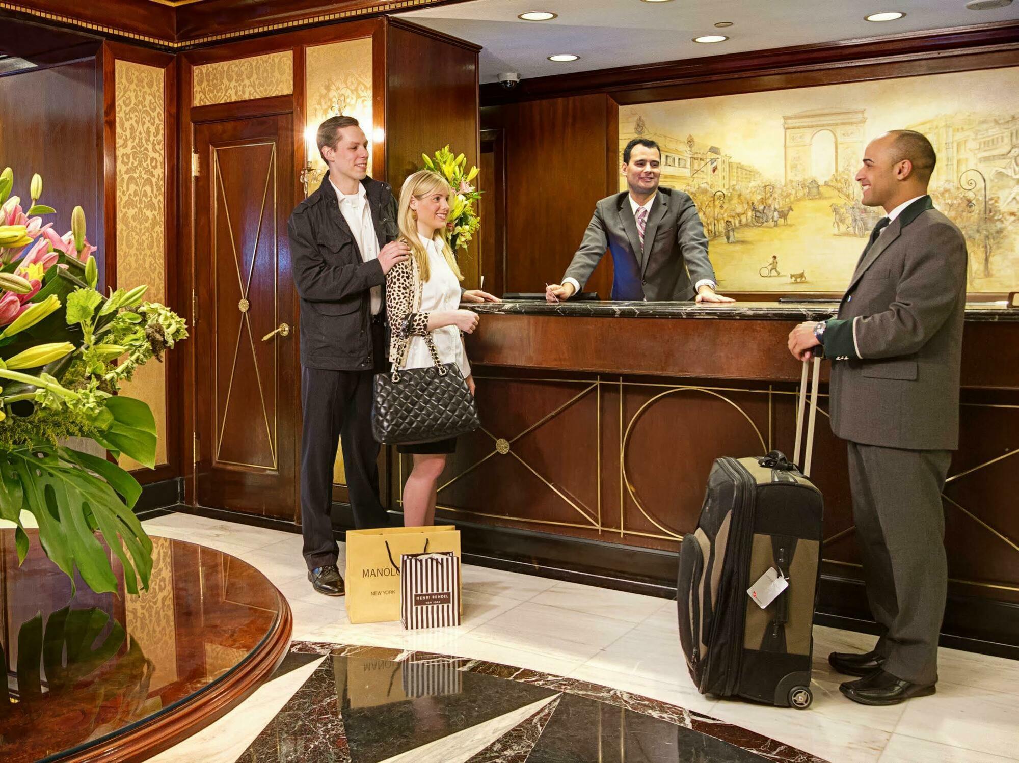 Hotel Elysee By Library Collection 4*