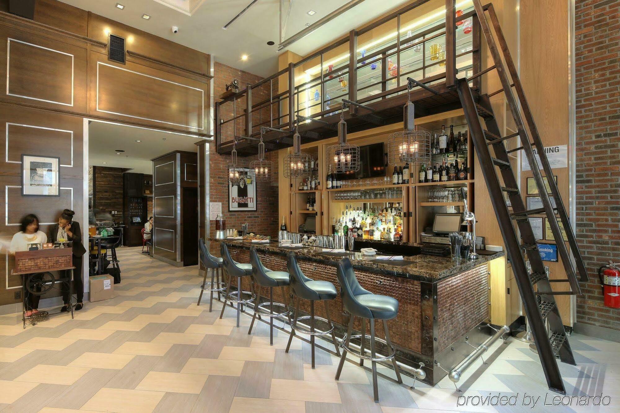 Archer Hotel