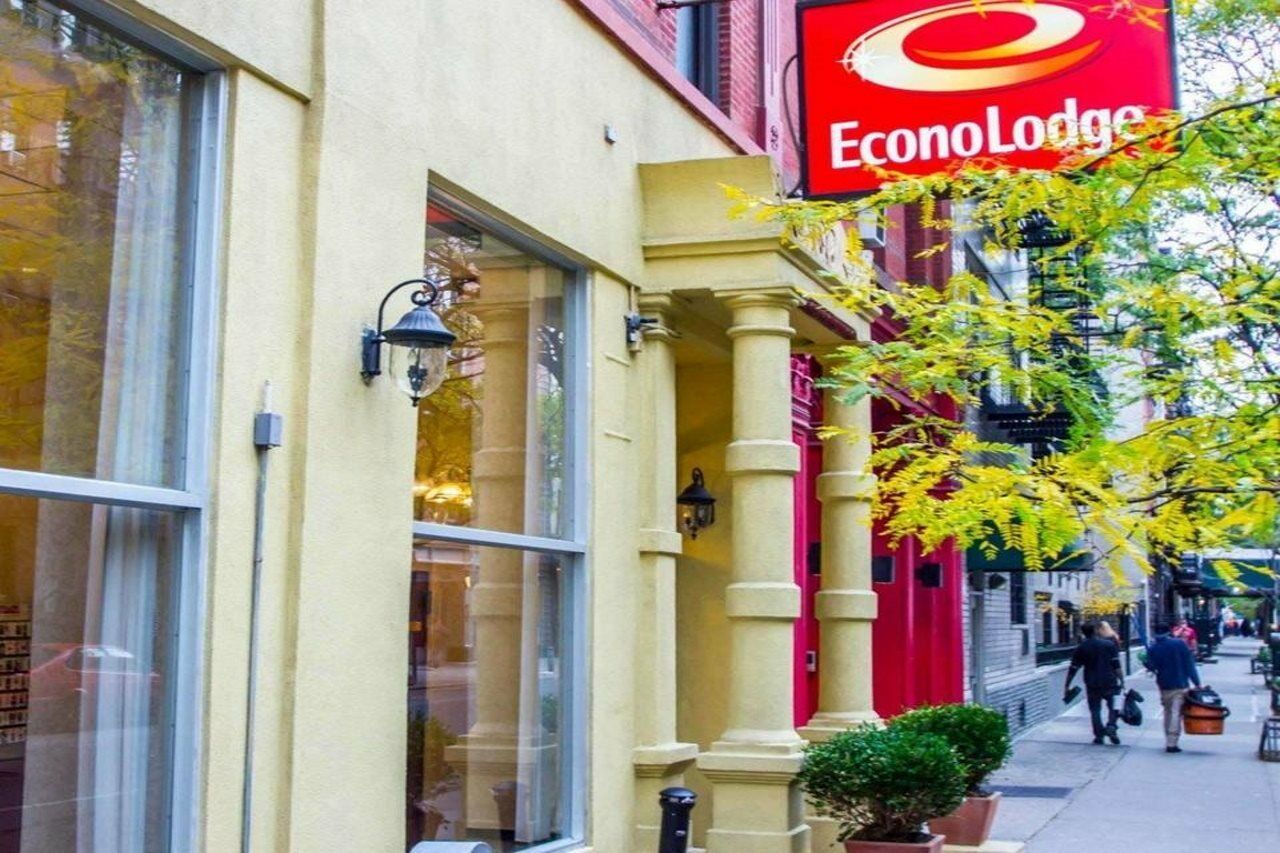 Econo Times Square Hotel