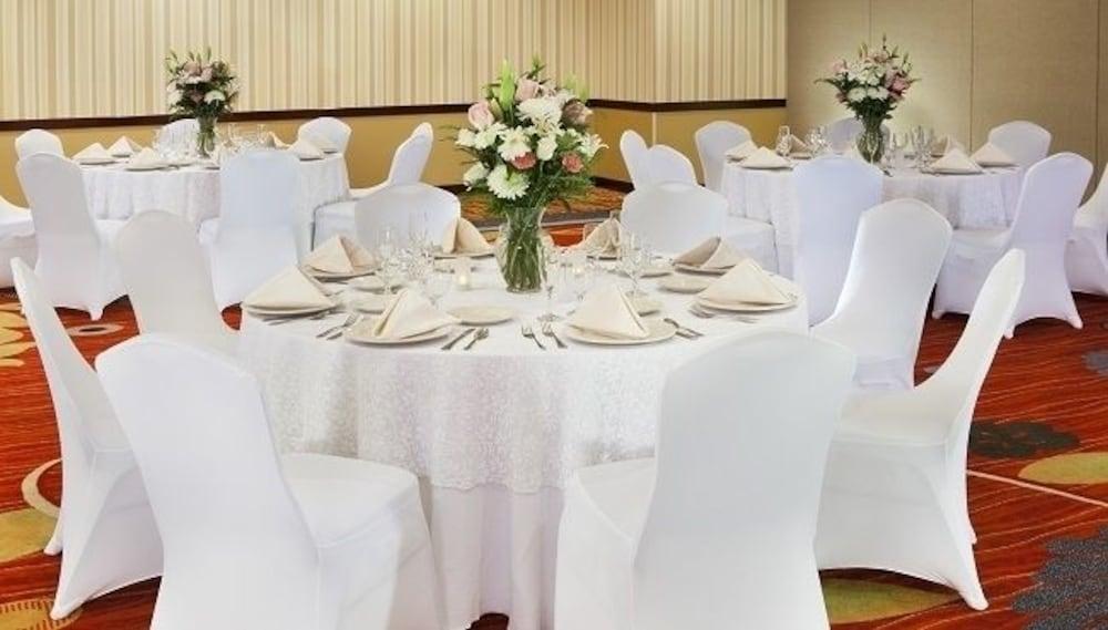 Doubletree By Hilton Jfk Airport Hotel New York