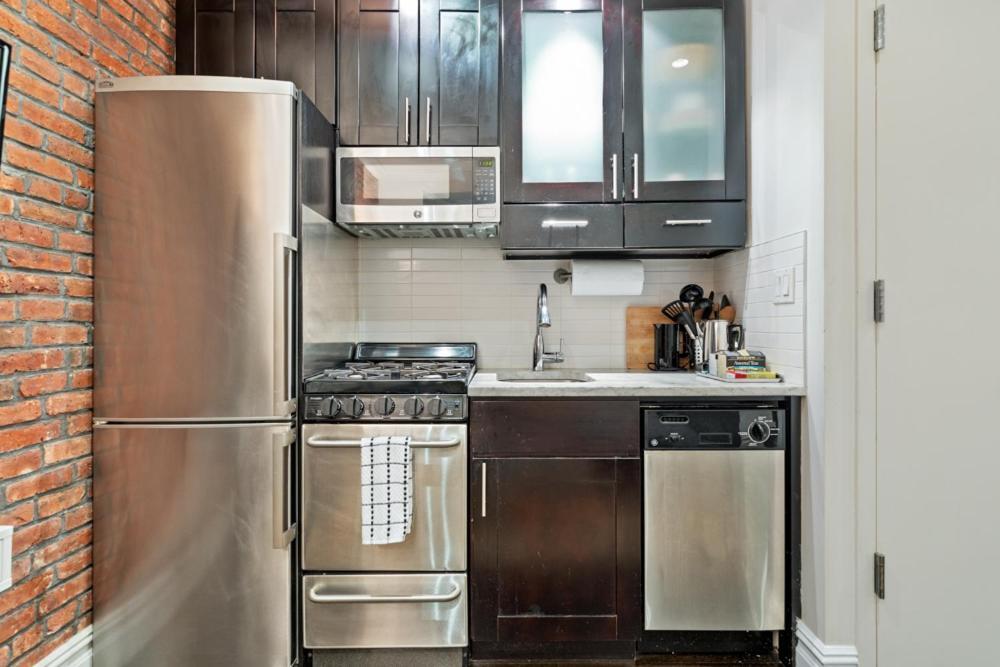 Apartment Midtown West 2 Bedroom *