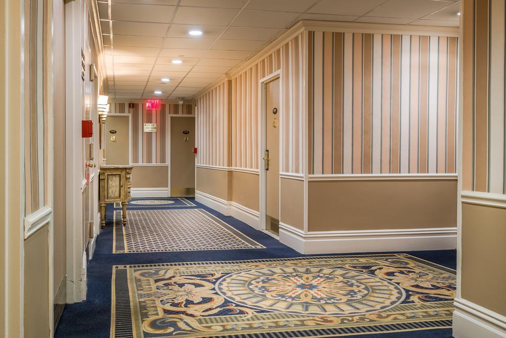 Wolcott Hotel 3*