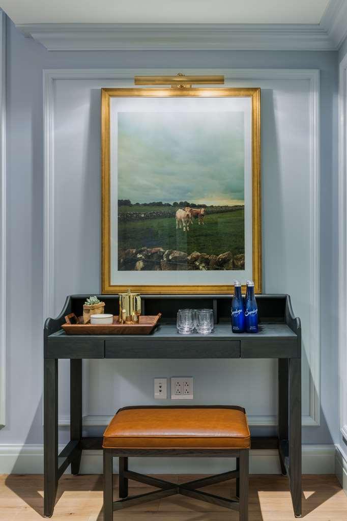 Hotel Merrion Row And Public House New York